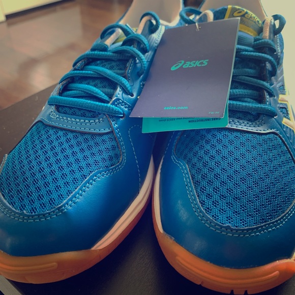 Women’s Volley-Ball Court Shoes - Picture 1 of 4